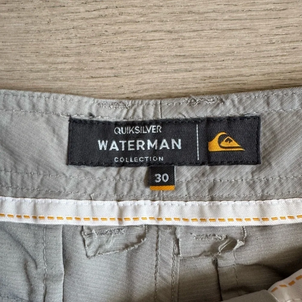 Men’s Quicksilver Watermam Cargo shorts size 30